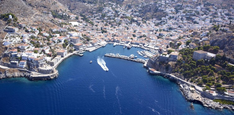 Couple vacations in Ydra