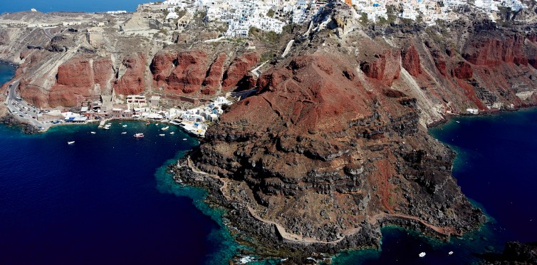 Santorini: Best honeymoon destination in the world