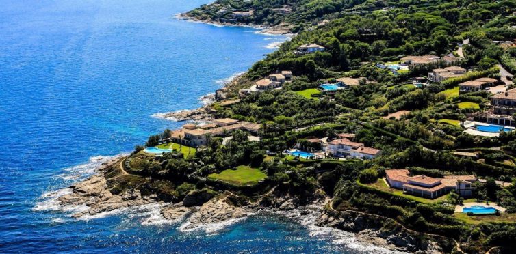 List of 2019’s Most Popular Luxury Vacations